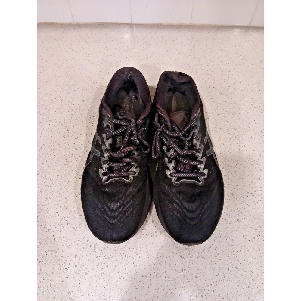 ASICS GT-2000 11 Men's Size 9.5 Black/Black Running Shoes